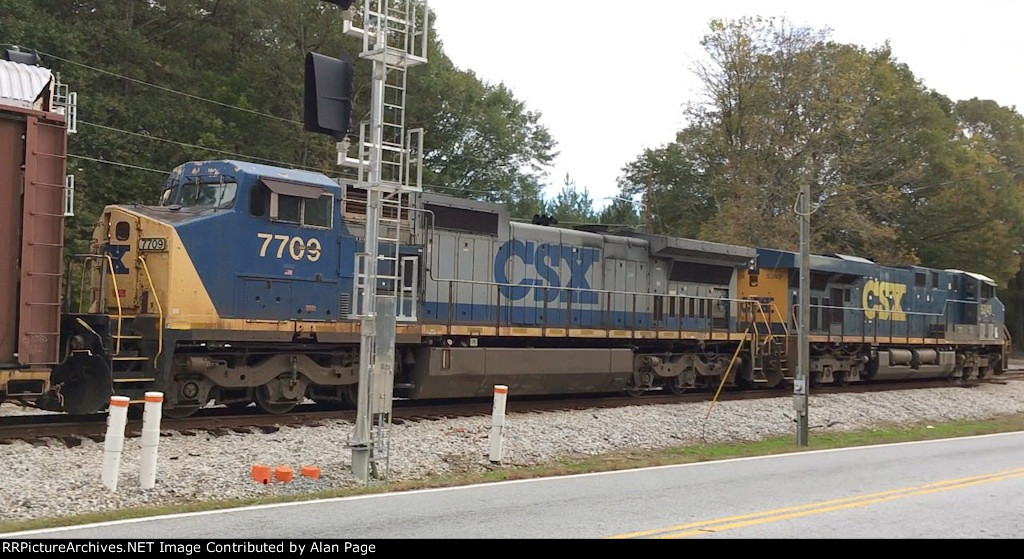 CSX 5240 and 7709 lead autoracks